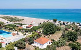 Tinas Dreams By The Sea